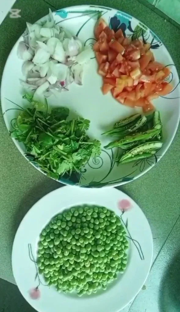 How to Cook Green Beans with Tomatoes and Fish